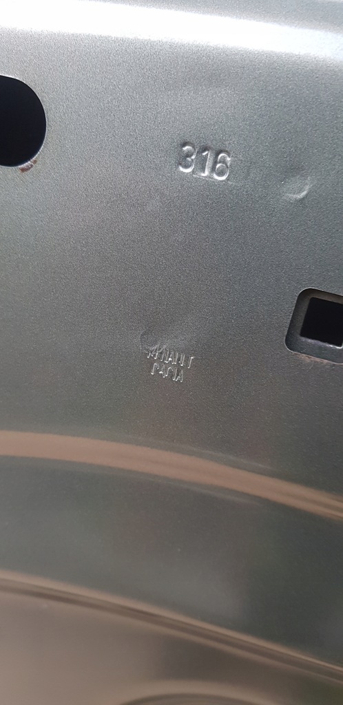 фото №9, Dacia duster i капот крышка двигателя