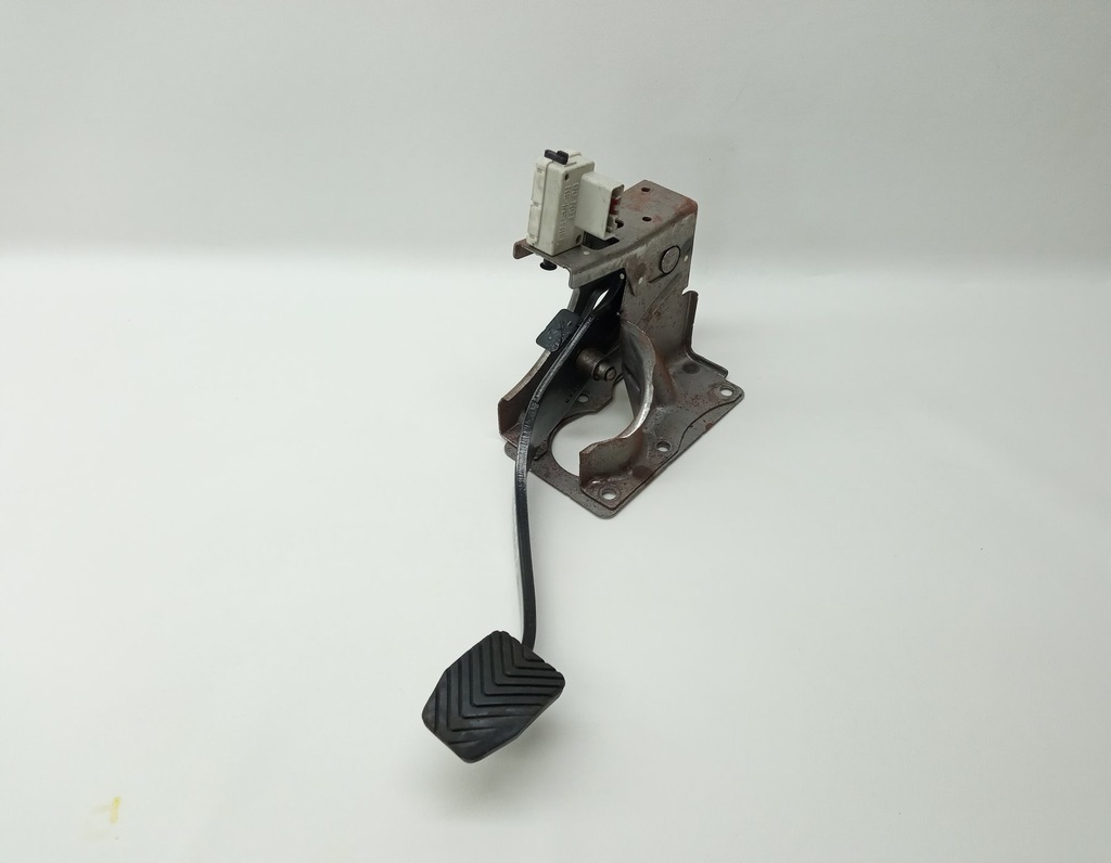 фото №1, Педаль тормоза dodge caliber 1.8 механическая коробка передач eu