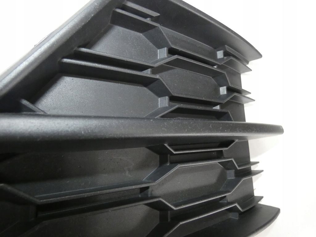 фото №6, Решітка бампера skoda octavia iii права 369.