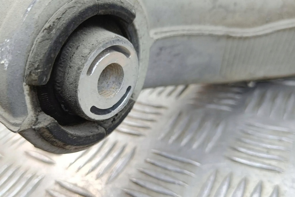 фото №11, Рычаг задний правый bmw 7 f01, f02 6794876 4.4l бензиновый 330kw 2013