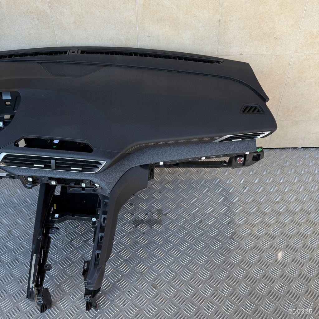 фото №9, Панель приладів комплектна подушка безпеки консоль ремені панель приладів peugeot 3008 ii gt-line nić