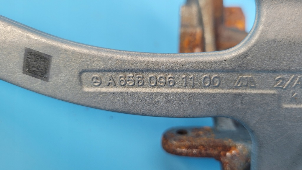 фото №11, Mercedes w206 опора кронштейн a6540961700 a6560961100