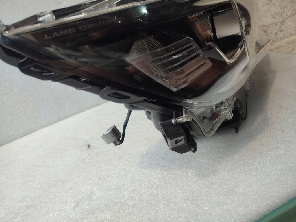 фото №13, Toyota land cruiser 150 лампа правый перед передняя