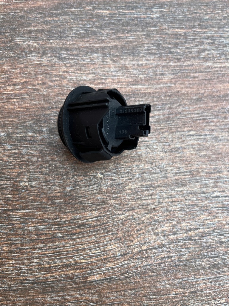 фото №6, Opel astra k v 2016 кнопка відкривання кришки