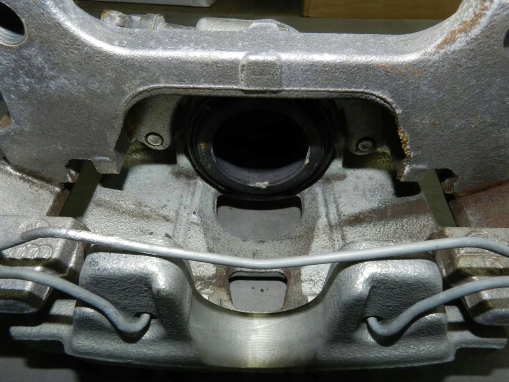 фото №8, Audi a5 8t супорт правий перед