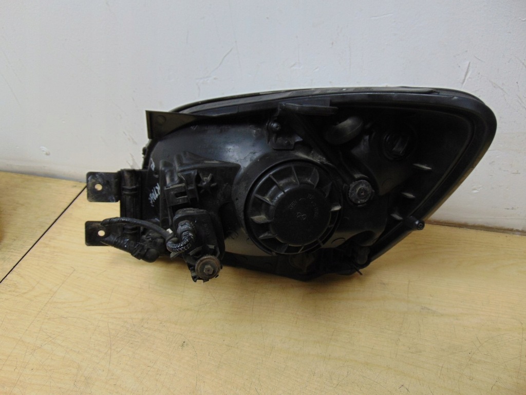 фото №12, Лампа правая перед kia sportage ii 2004- europa