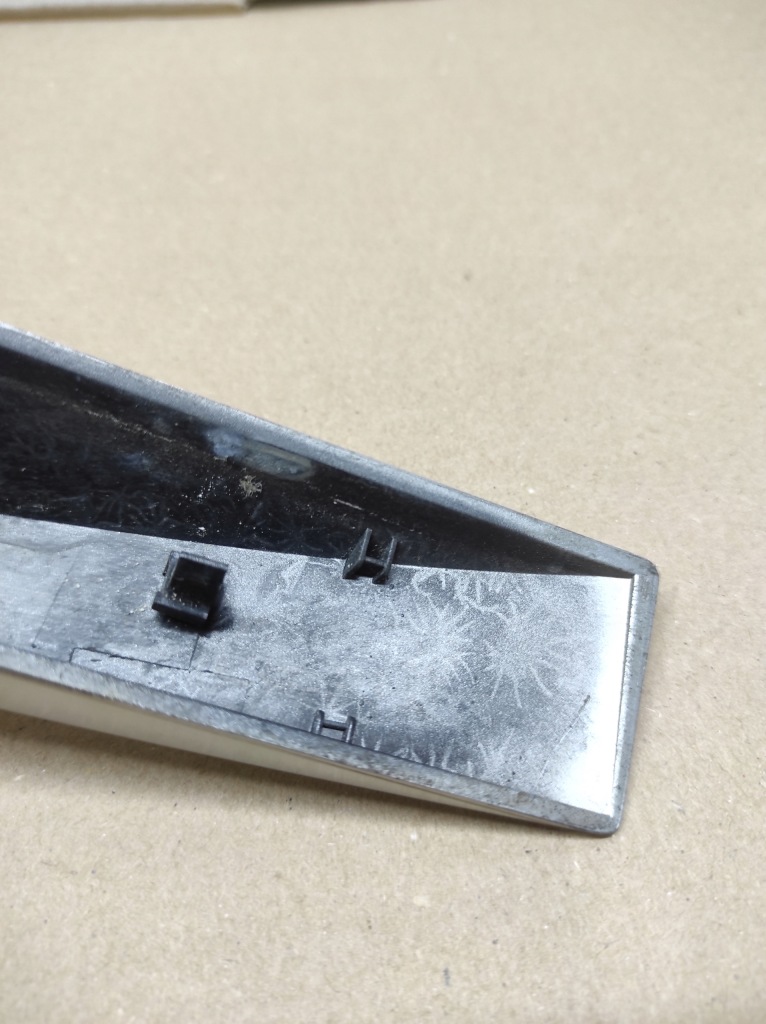 фото №13, Заглушка накладка рейлинг левая задняя renault laguna iii