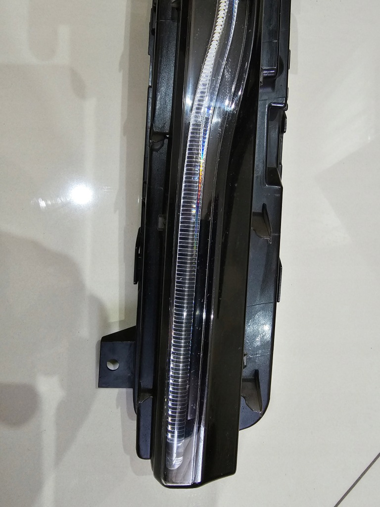 Противотуманная фара правый led drl volvo v40 2 31290579 3-pin Оригинал