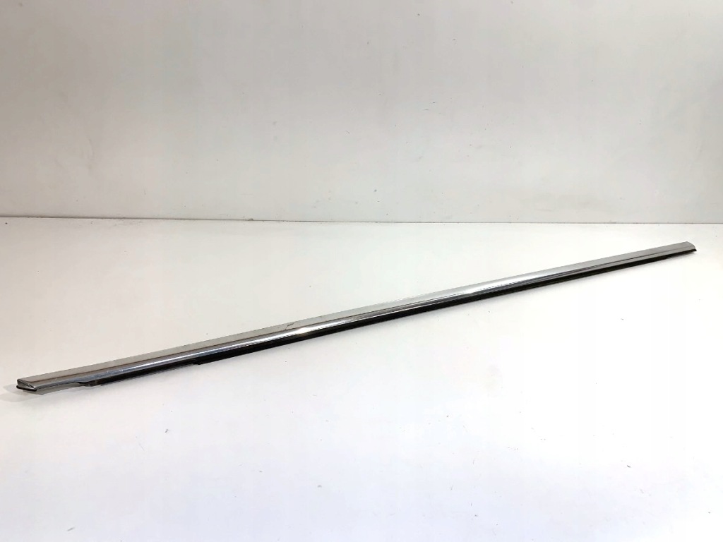 Купить Молдинг уплотнитель перед правый хром audi a4 b9