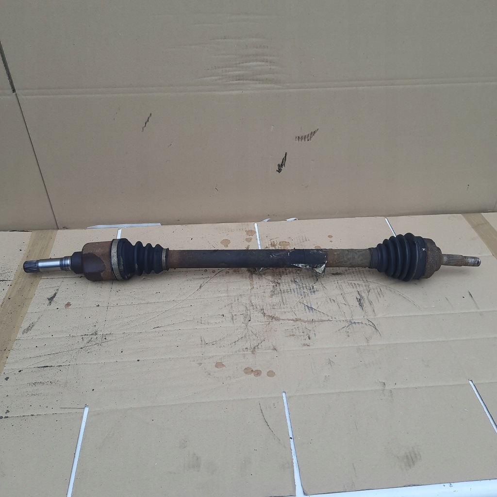 фото №1, Привідний вал перед права peugeot 208 1.0 демонтаж