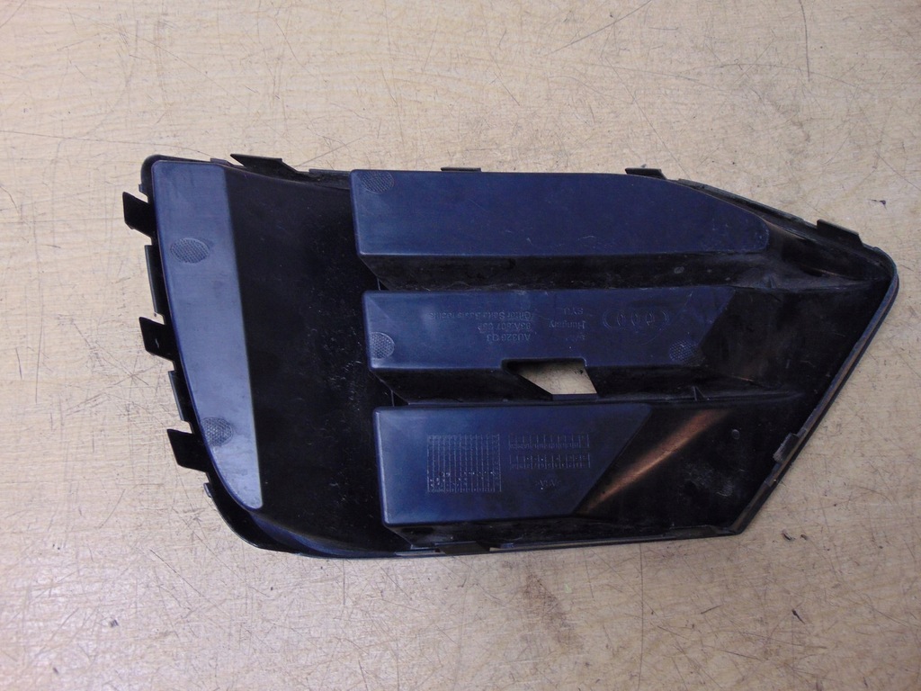 фото №7, Решітка w бампер права audi q3 83a807682