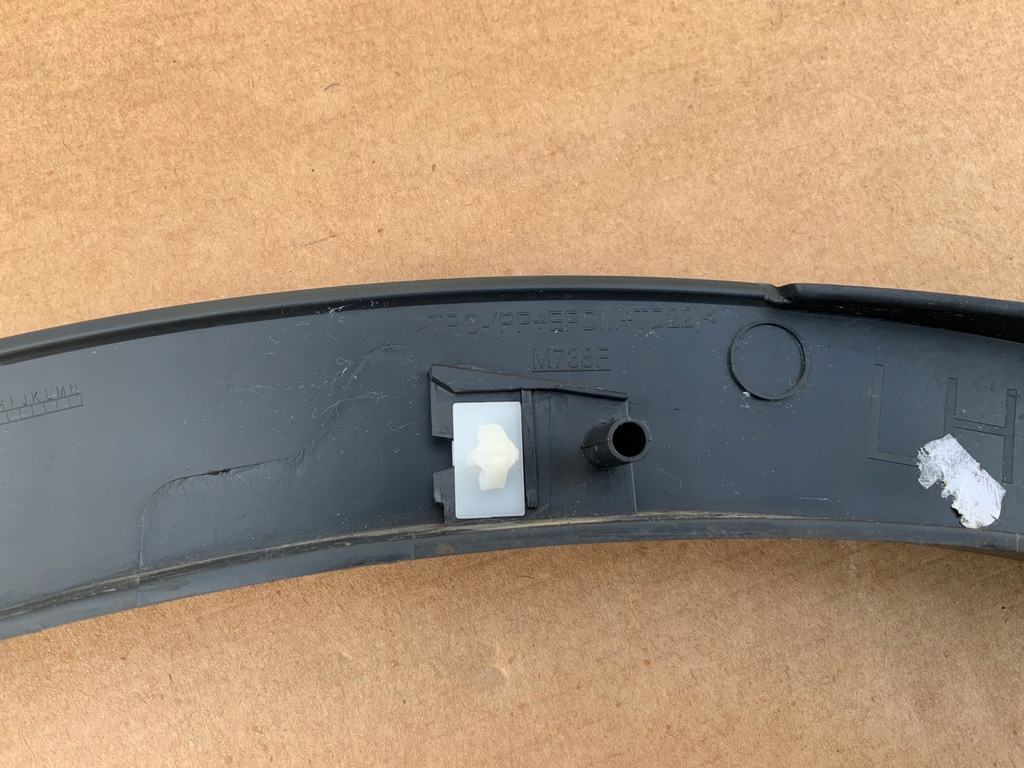 фото №11, Ford kuga mk2 12- молдинг na крыло задняя левая oryg