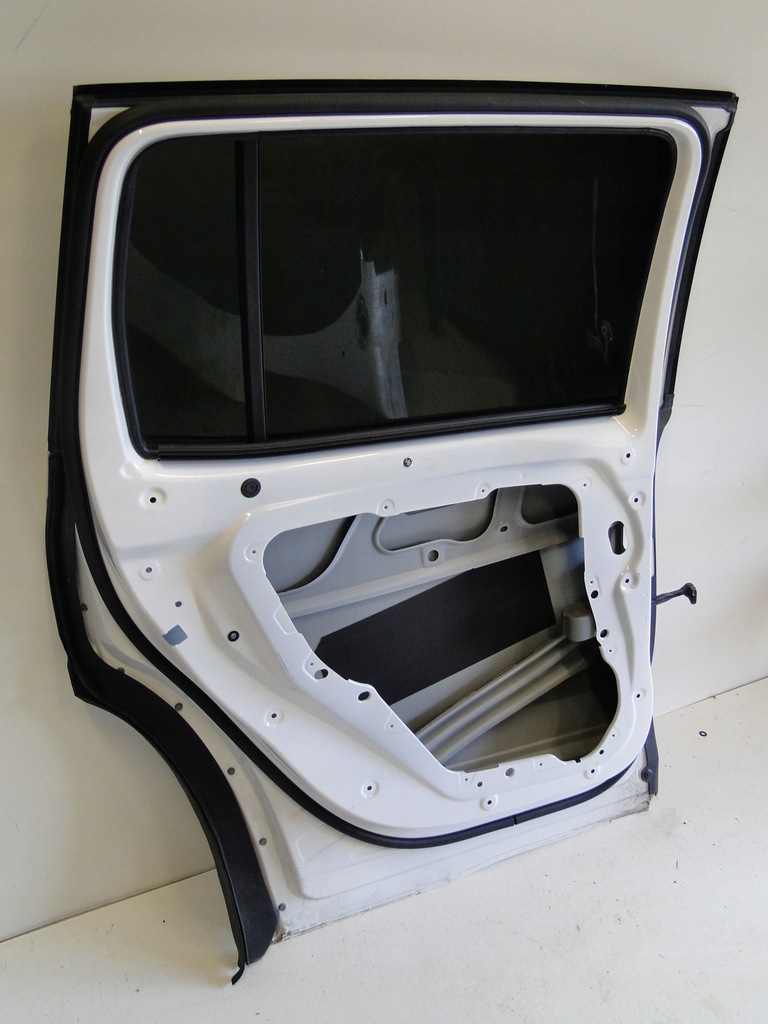 фото №9, Mercedes дверь задние левая белый 149 задняя 2024 glb x247 247