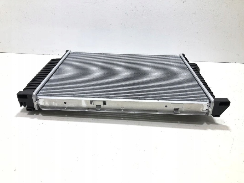 Bmw 3 e30 2.0 129km 2.5 170km 2.4d 85km 2.4 td автоматична коробка передач 81-93 радіатор води Недорого