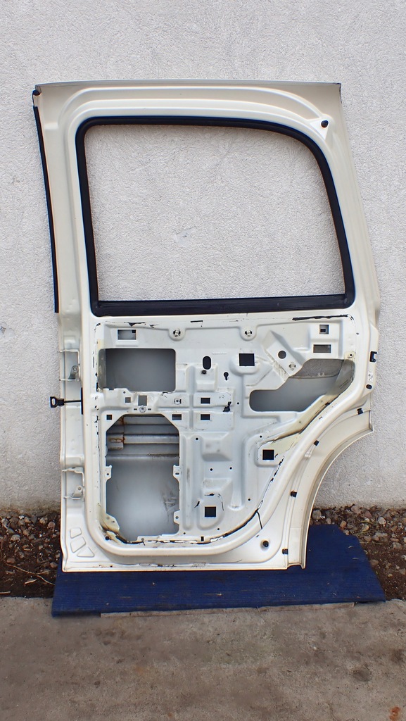 фото №11, Cadillac escalade 02-06r дверь задние правое