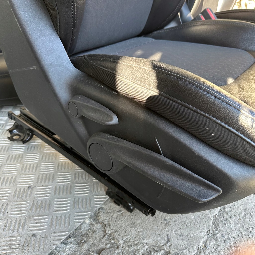 фото №3, Сидіння заднє сидіння напівшкіра jeep compass ii 2018 rok