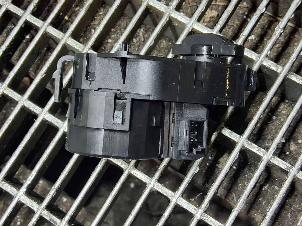 фото №4, Моторчик крышка обдув land rover range rover l322 69354429