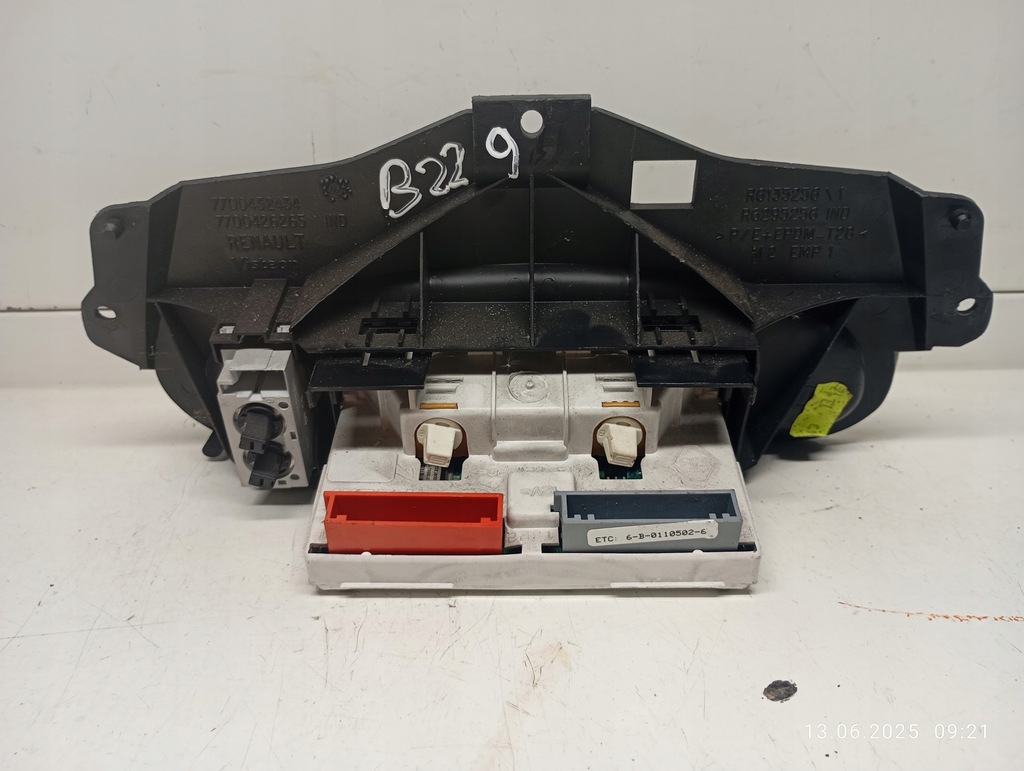 фото №3, Дисплей часы renault clio ii lift p8200028364