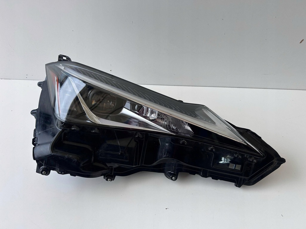 фото №2, Lexus ux лампа правая перед оригинал