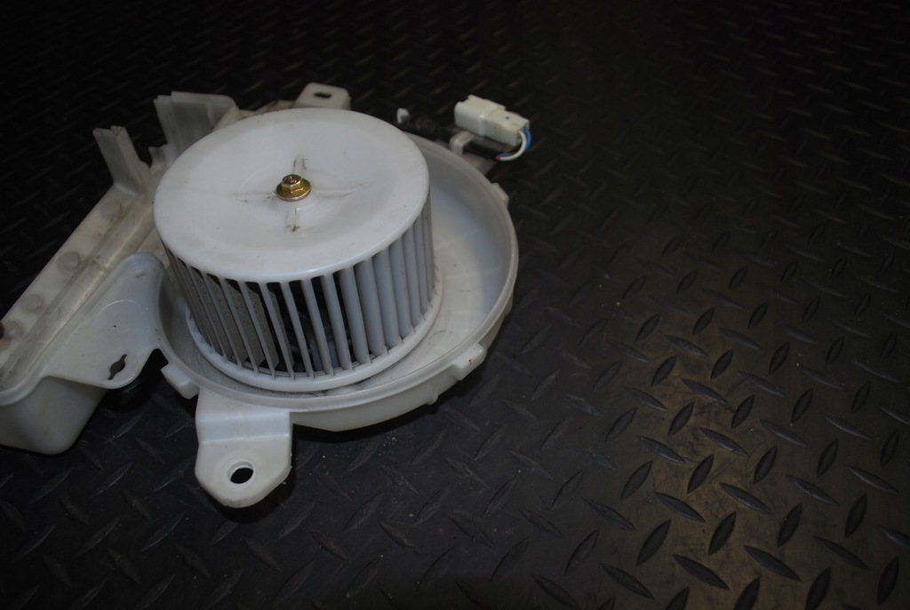 фото №7, Повітродувка обігрівача toyota avensis 87110-44050