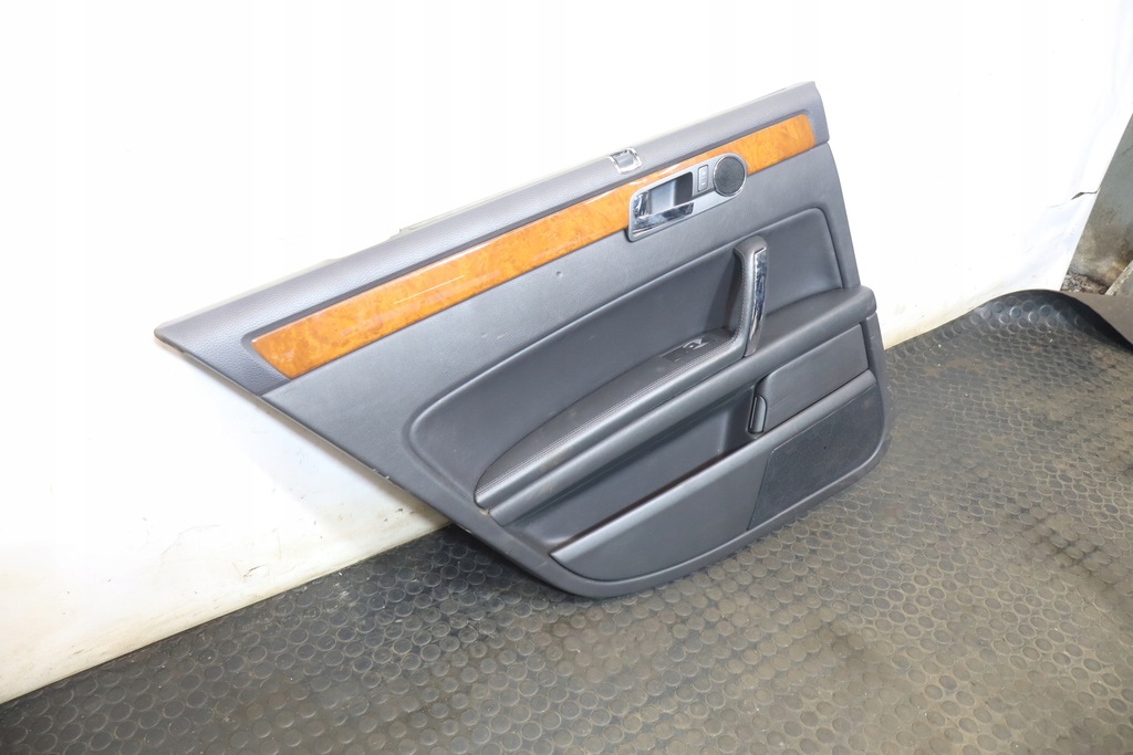 фото №1, Обшивка обивка дверь левый задняя phaeton