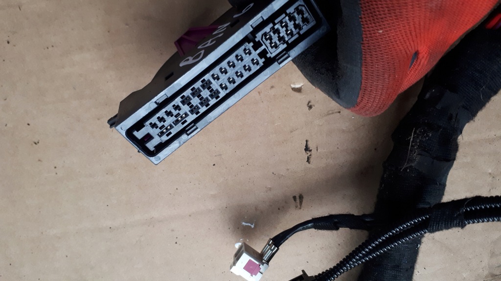 фото №12, Q5 8r штекер жгут усилителя bang olufsen