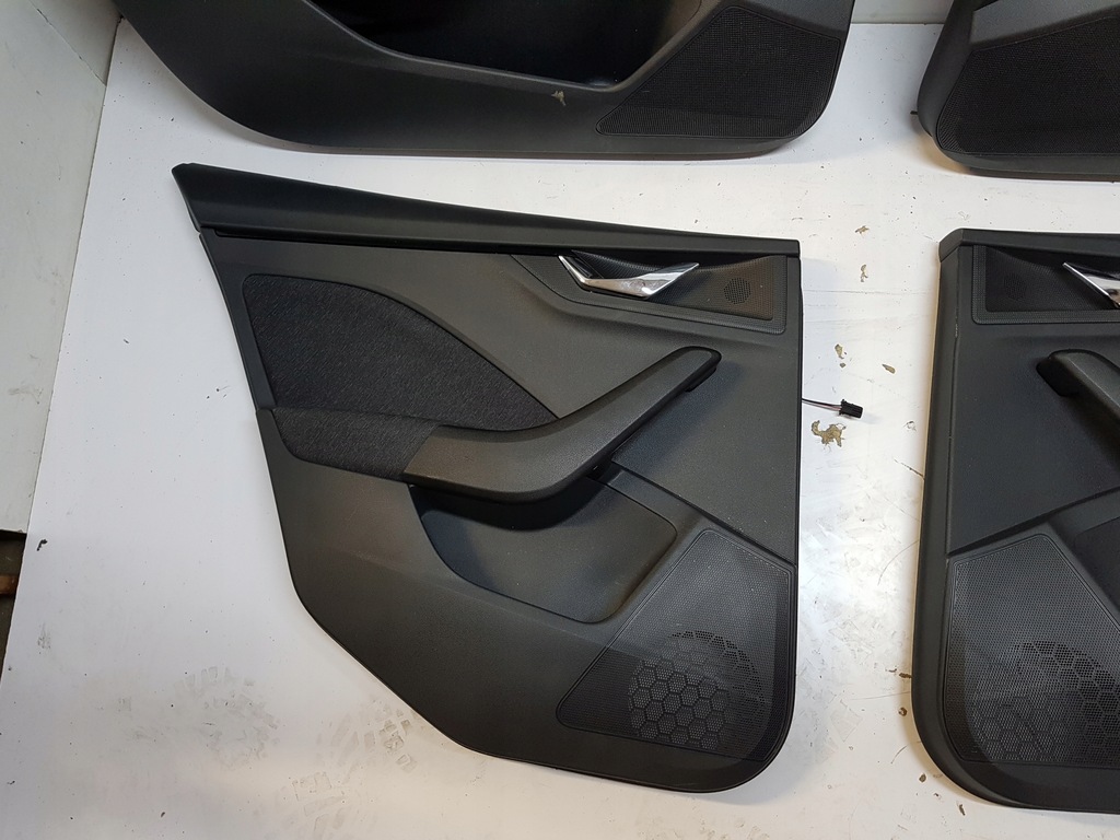 фото №1, Skoda kamiq обивка дверь левый задняя