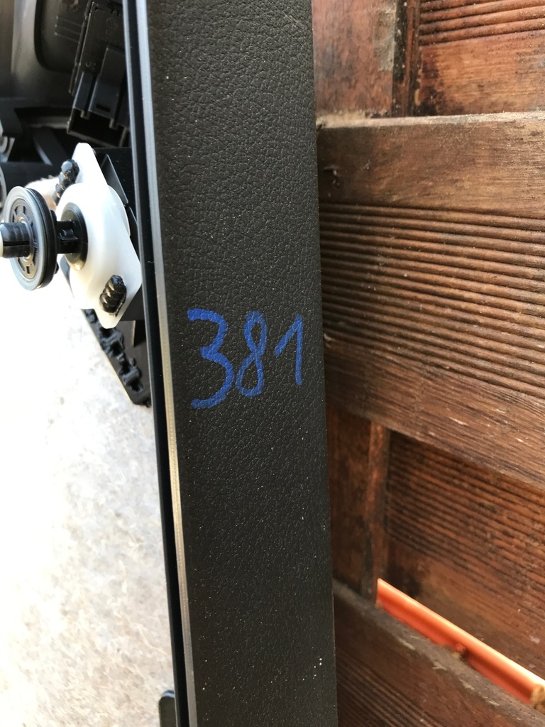 фото №6, Обшивка двері правий задня vw tiguan 5n0867212