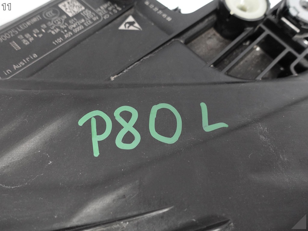 фото №12, Audi q3 ii 2 f3 83a 18- лампа звичайна+ led l b.ładna