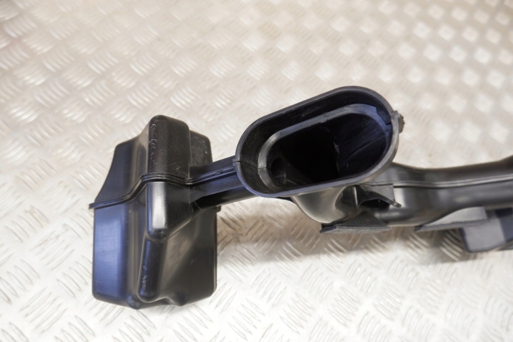 фото №8, Труба воздуха toyota c-hr _x1_ 177510t190 1.8l hybrid 90kw 2018