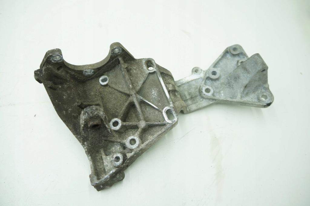 фото №1, Volvo s60 ii v60 xc60 кронштейн генератора 31316673