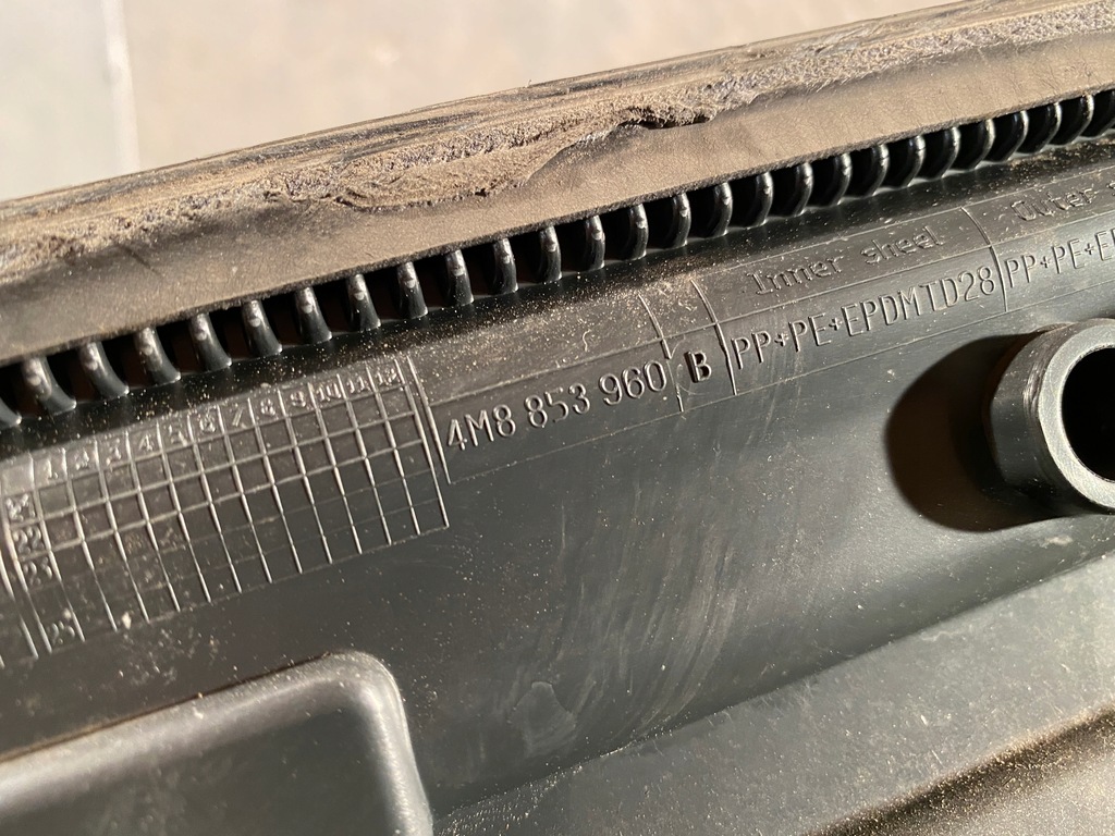 фото №7, Audi q8 4m8 молдинг дверь правый перед 4m8853960b