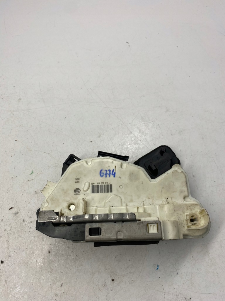 Купити Vw оригінальний номер замок двері 5k1837015j