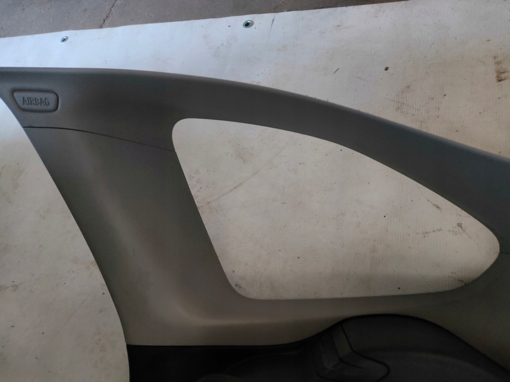 Bmw x1 f48 рестайлінг  оббивка стійка правий задній в Україні