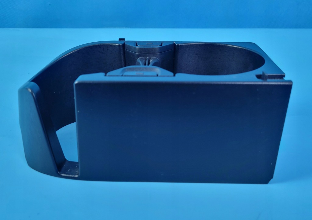 Mercedes w206 22r кронштейн на напої cup тримач a2068104000 Доставка