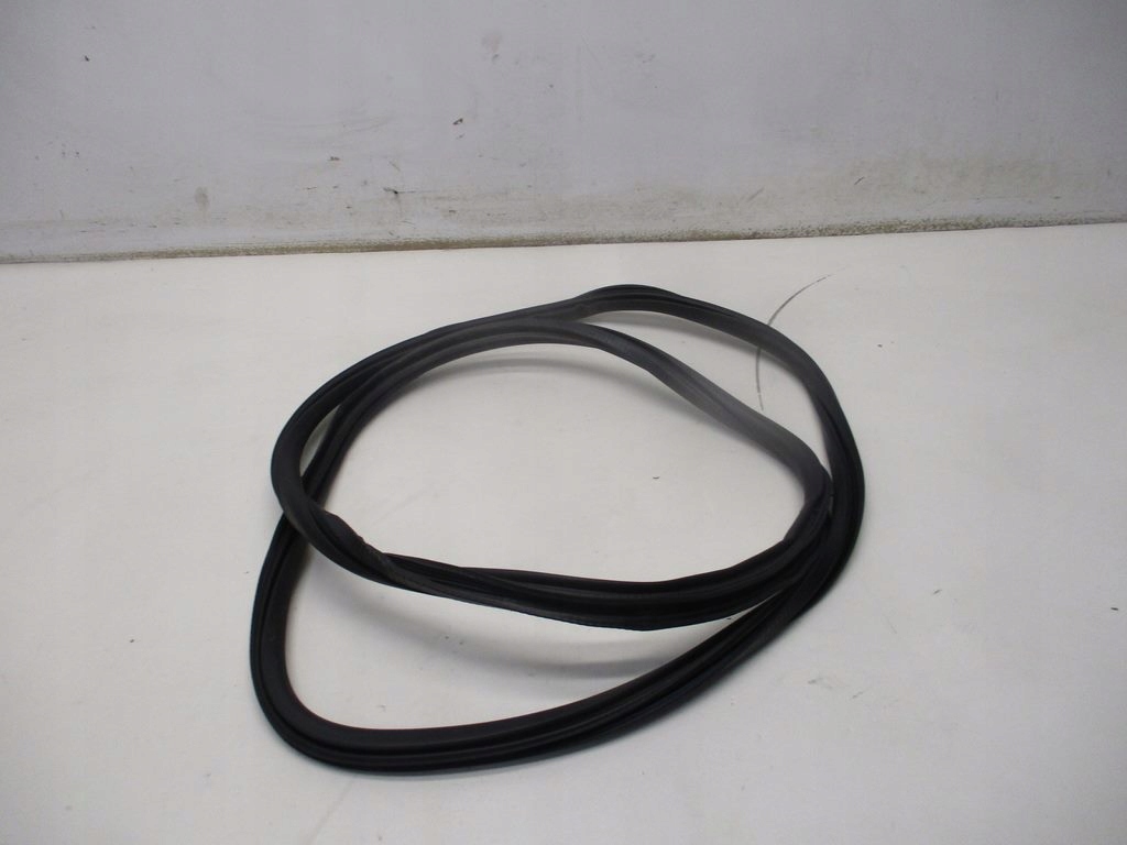 фото №1, Прокладка двері правий задня peugeot 308 t9 hb