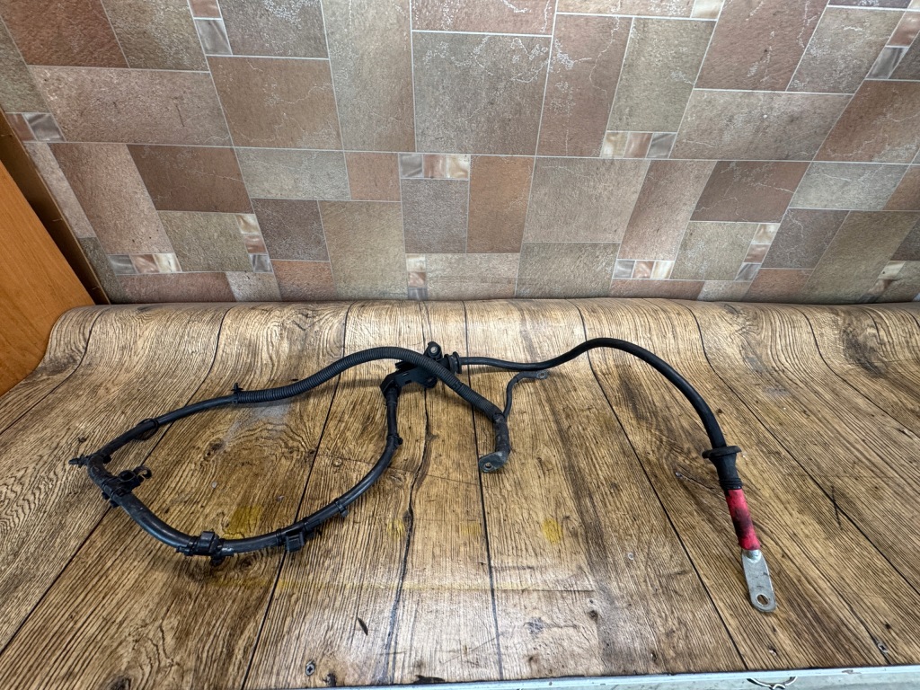 Audi a6 c6 шланг клема плюсова акумулятор стартер 2.7 3.0 tdi Недорого