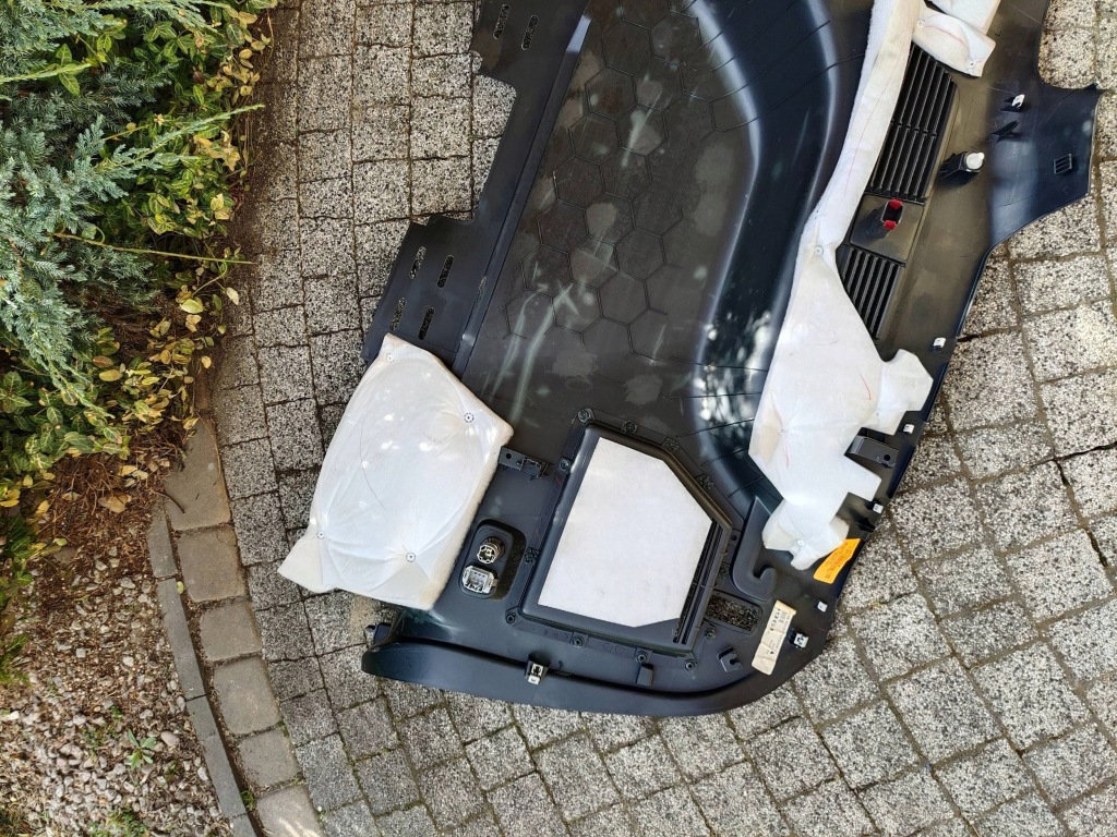 Обшивка багажника подряпини задній сторона ліва ford edge ii ft4br31013et Ціна