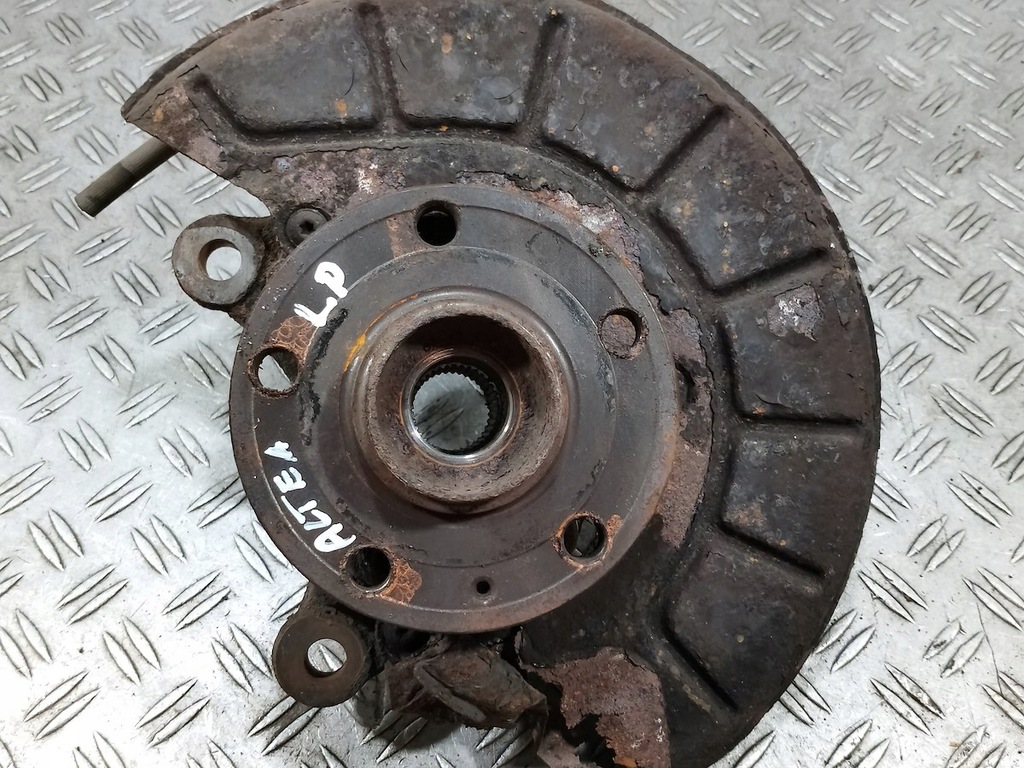 фото №1, Поворотний кулак лівий перед seat altea 2.0 tdi