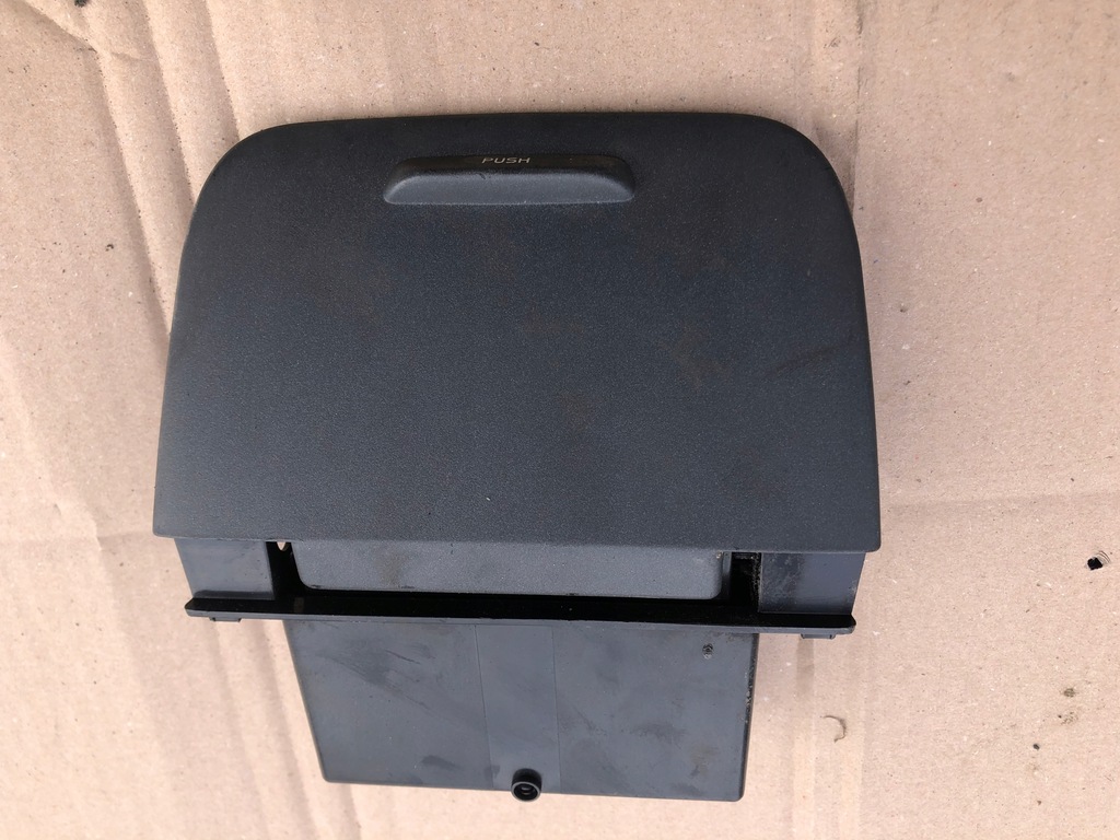 фото №1, Попільничка volvo v70 i s70 оригінал 1995-2000