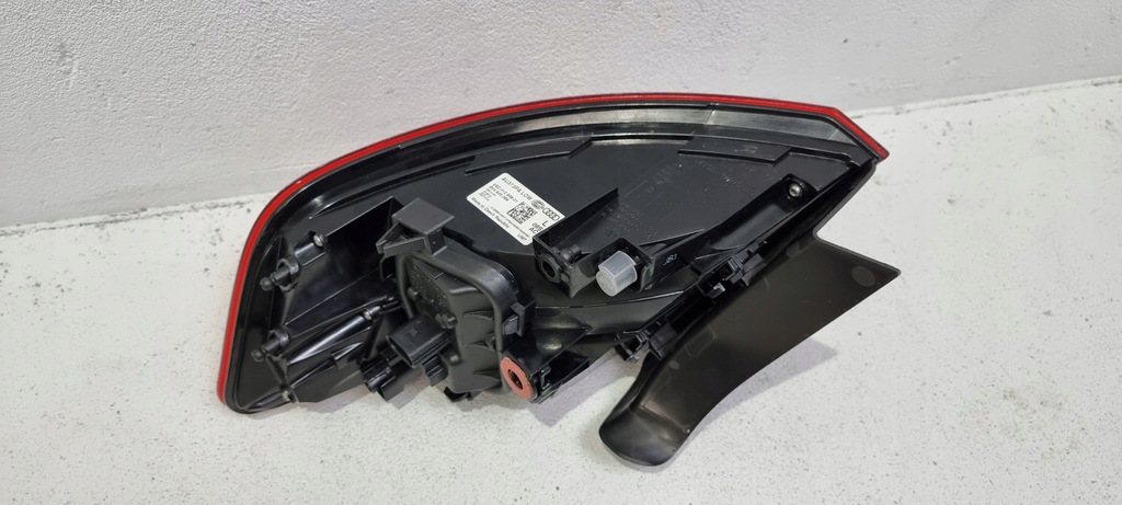 фото №10, Audi оригінальний номер 8v4945069 лампа задня