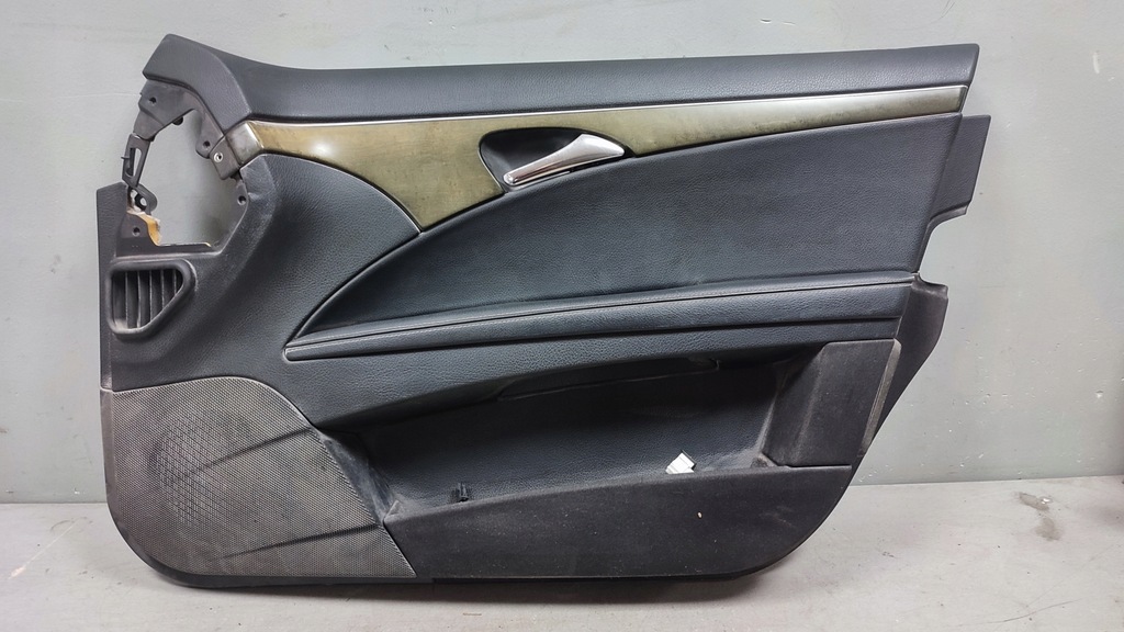 фото №1, Обшивка дверь правый перед mercedes e w211