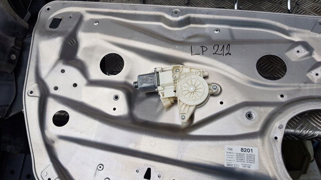 фото №13, Mercedes w212 підйомник скло лівий перед моторчик