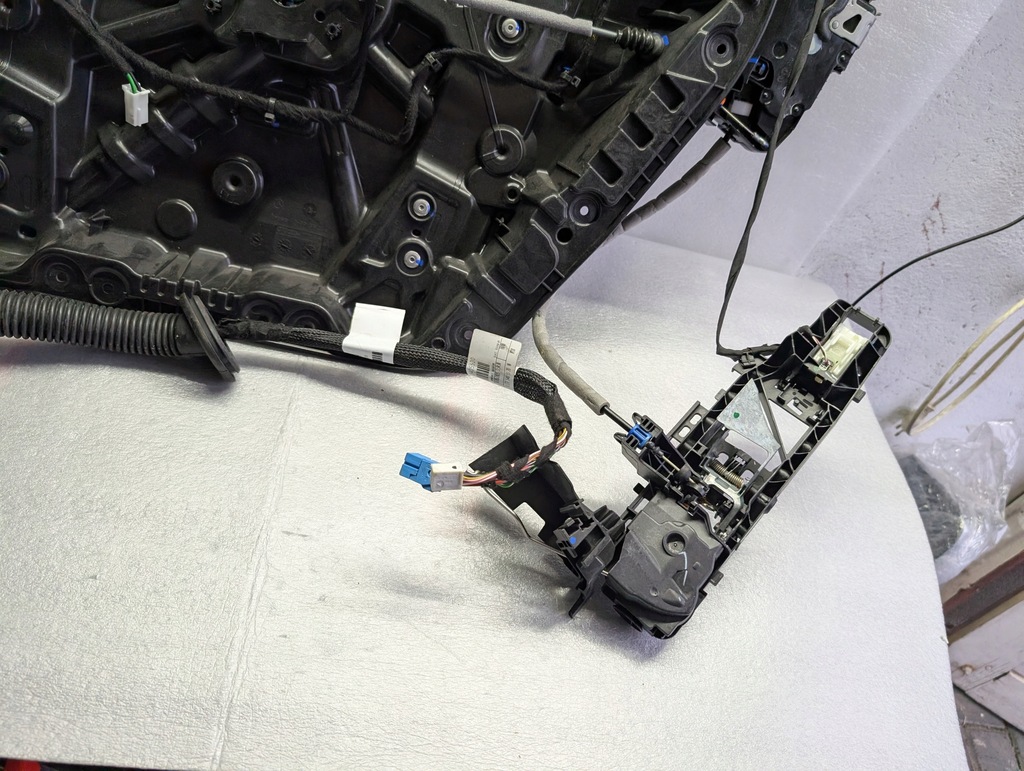 фото №7, Mercedes glb x247 w247 подъемник стекло дверь панель правый перед