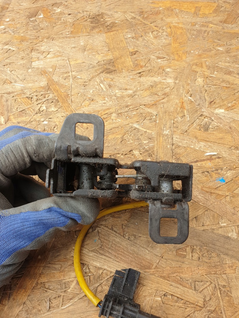 фото №3, Alfa romeo giulia замок капот 50547305