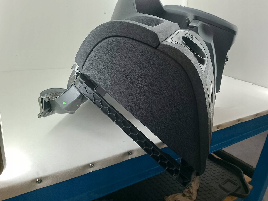 фото №13, Панель приладів приладова, консоль ,подушки безпеки датчик vw jetta v