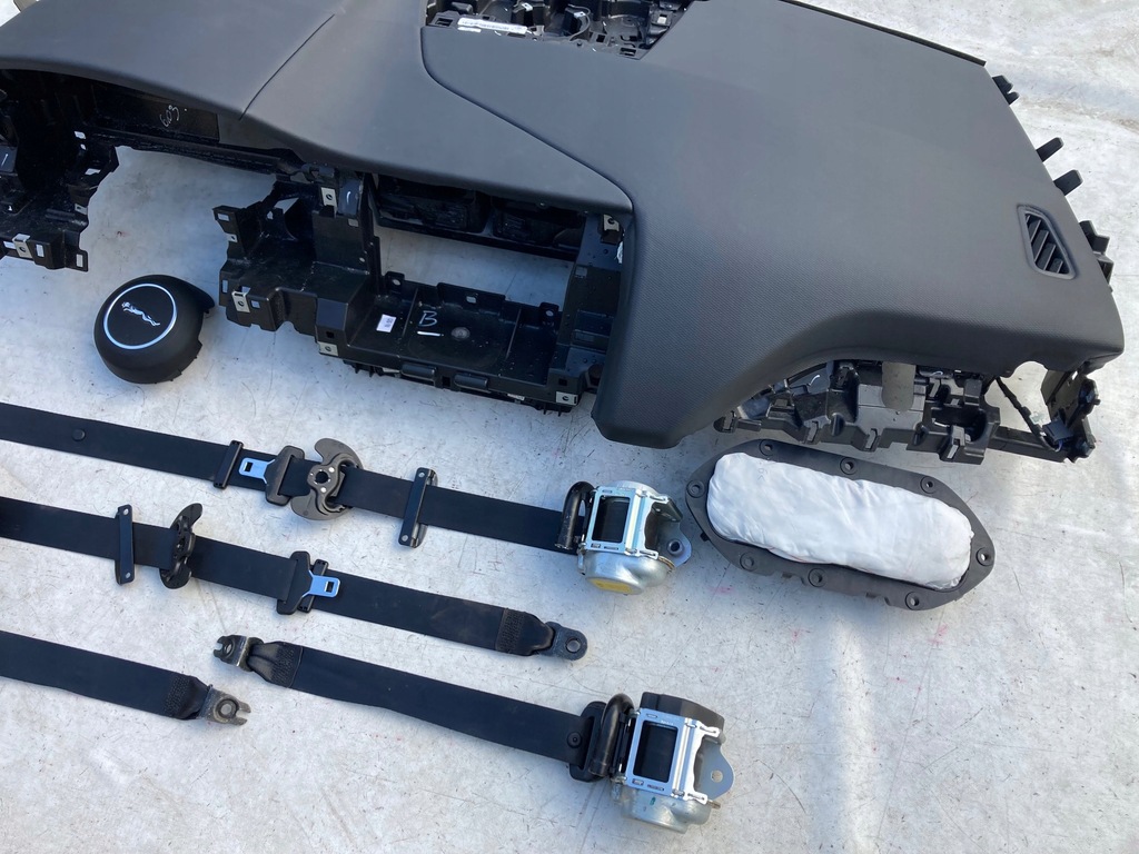 фото №7, Jaguar i-pace панель приладів панель приладів консоль подушки безпеки ремені