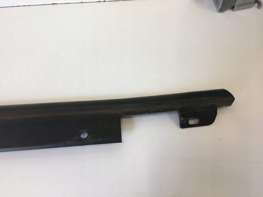 Audi a3 прокладка стекло дверь задних 8l4839477b в Украине