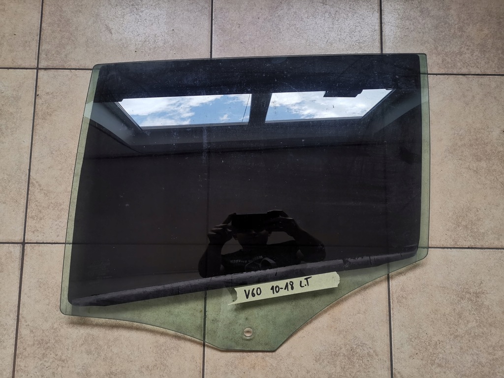 фото №1, Volvo v60 2010-2018 стекло дверь задняя левая