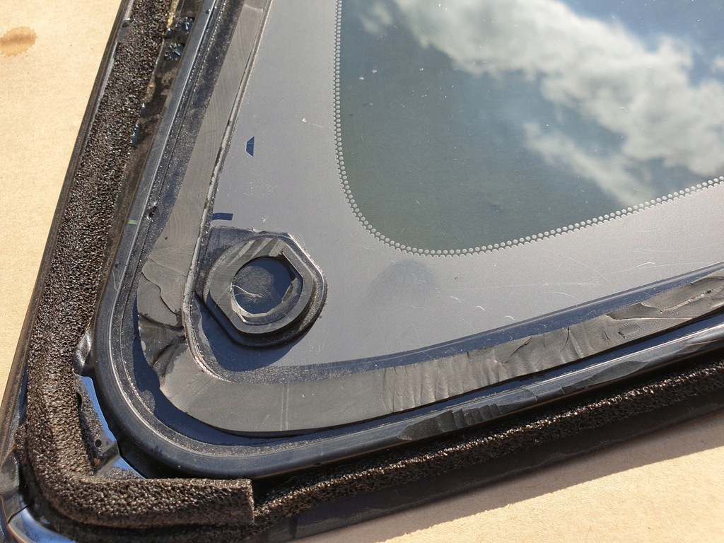 фото №16, Стекло кузовная хром r/l mazda cx-5 ii 2017r. as3 оригинальный номер